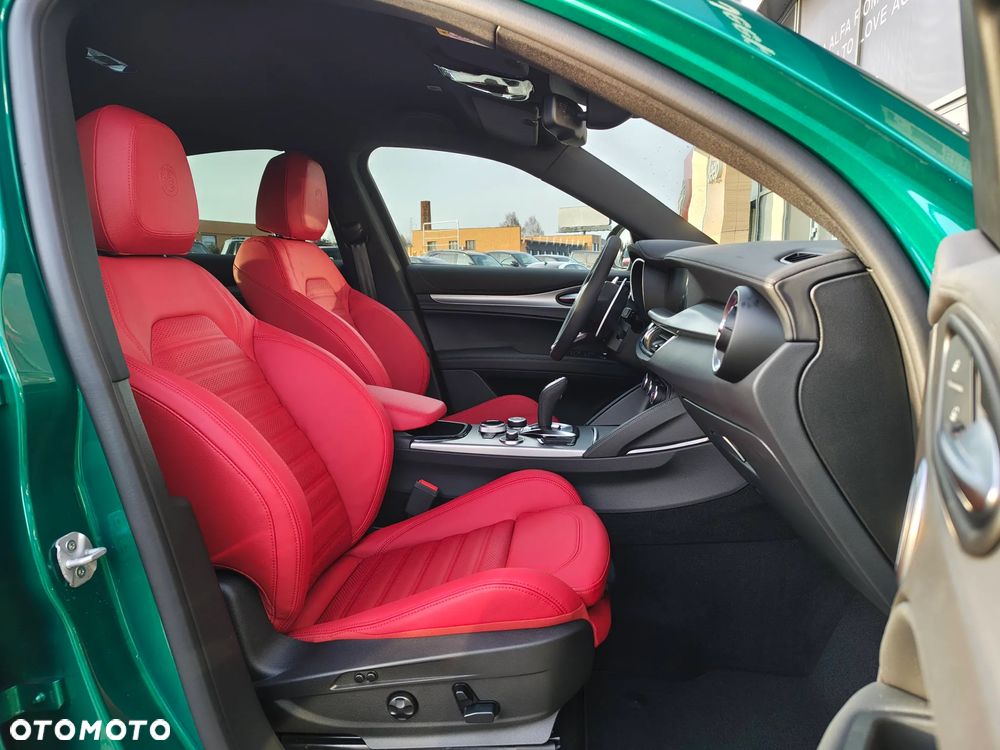 Alfa Romeo Stelvio 2.0 Turbo Veloce Q4 - 12