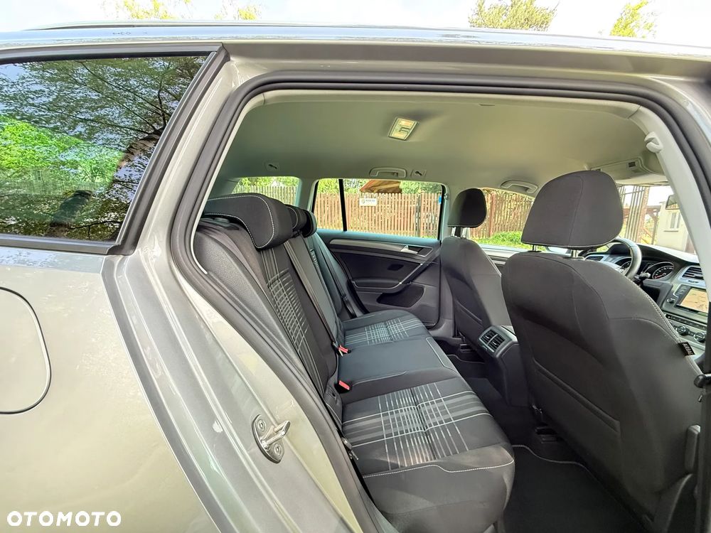 Volkswagen Golf 1.6 TDI BlueMotion Technology Lounge - 32