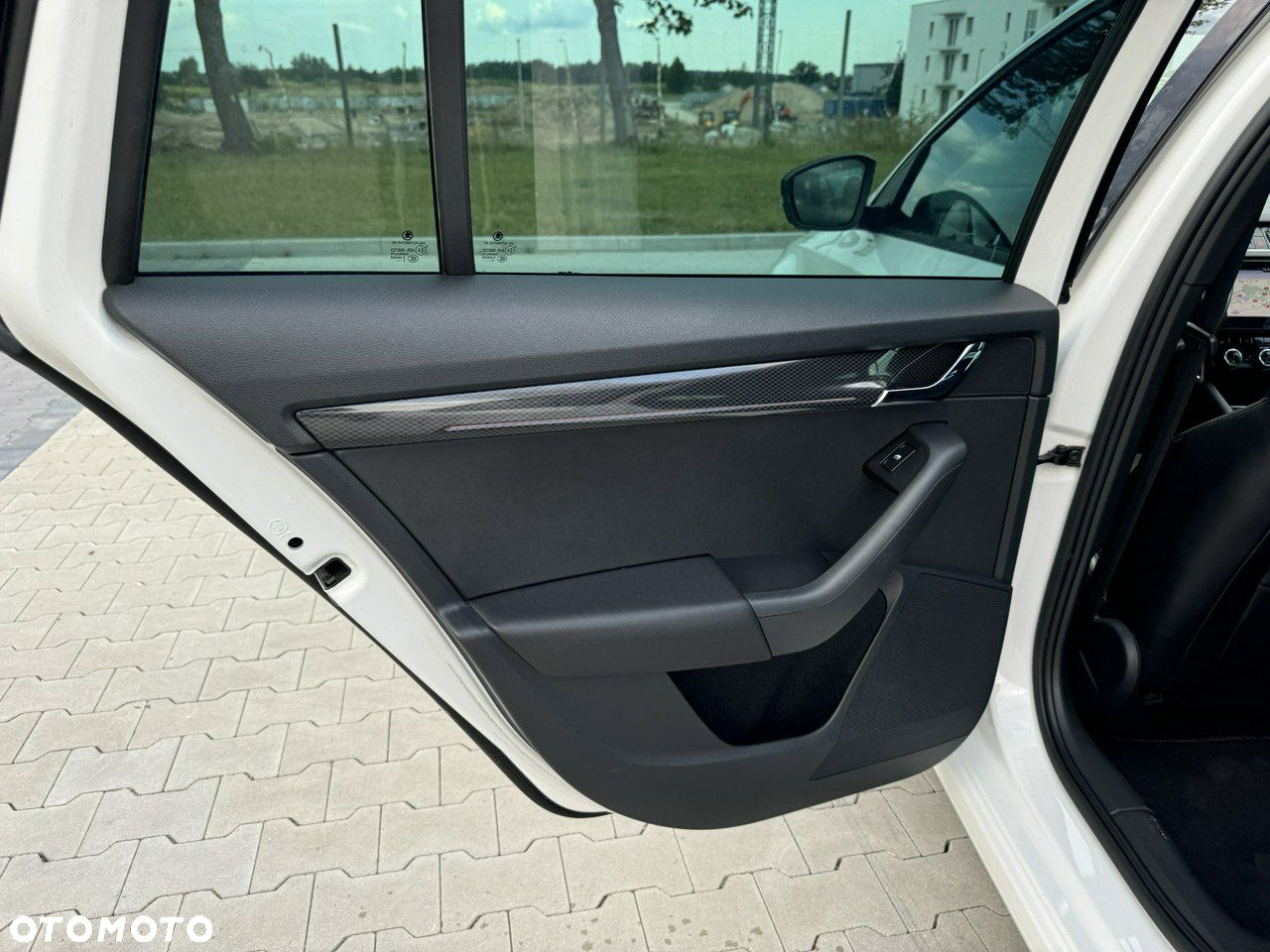 Skoda Octavia Combi 2.0 TDI DSG RS - 29