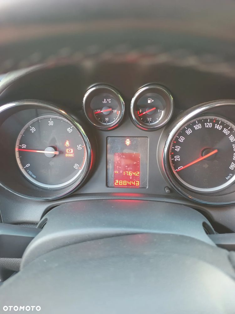 Opel Astra 2011
