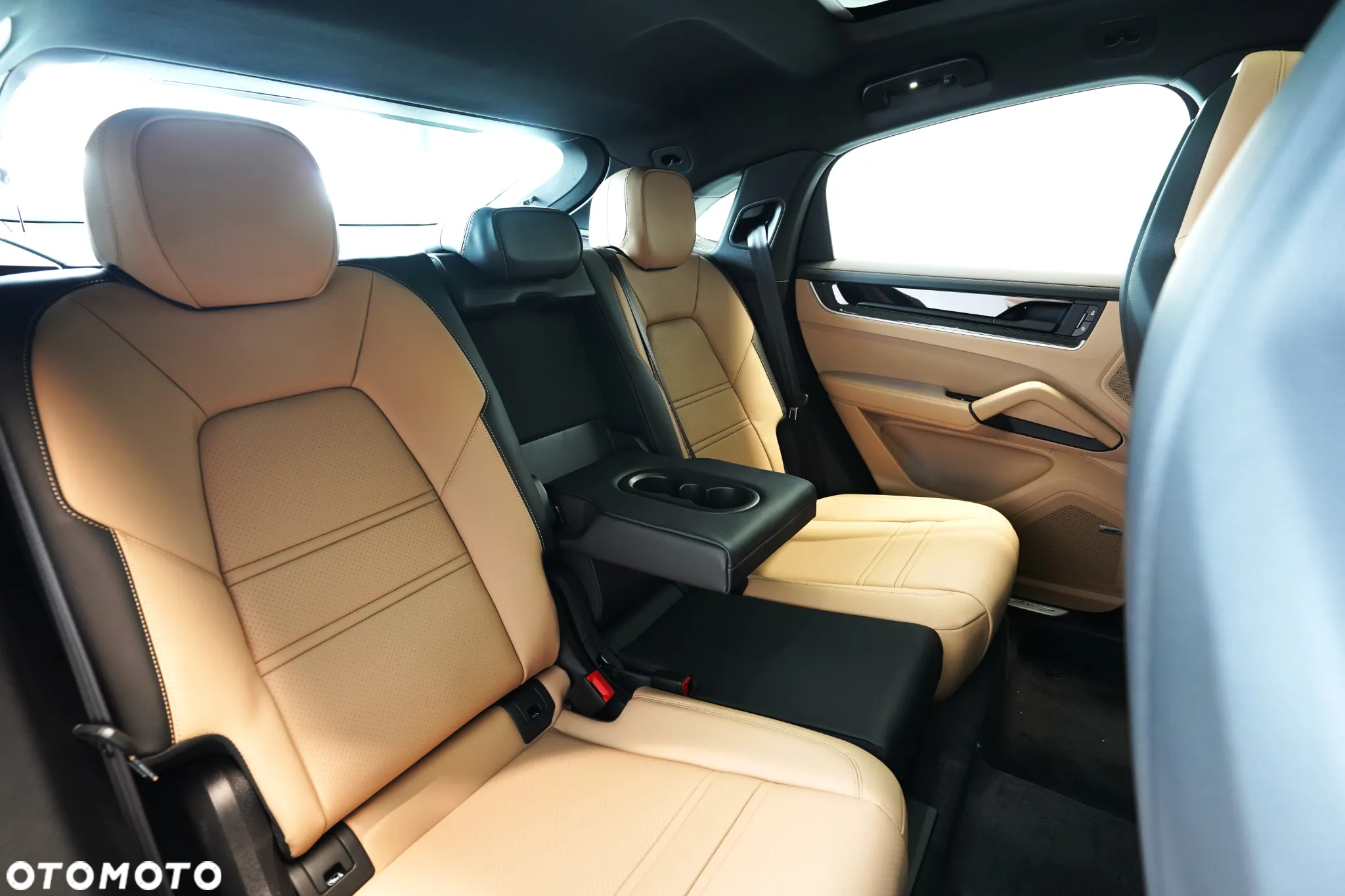 Porsche Cayenne Coupe S - 12