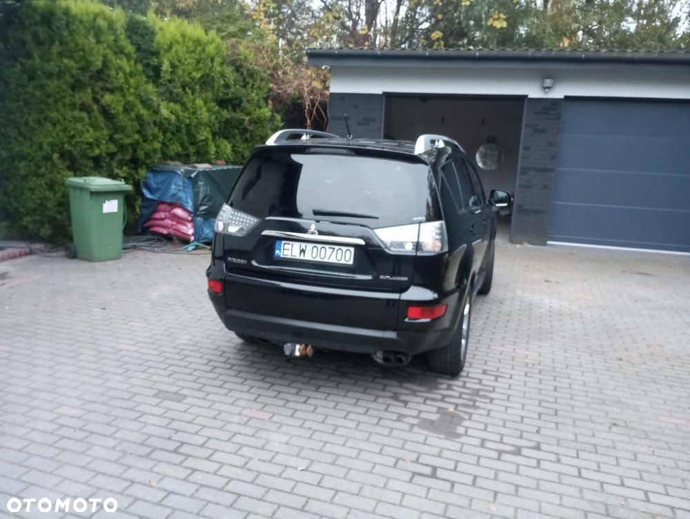 Mitsubishi Outlander - 9