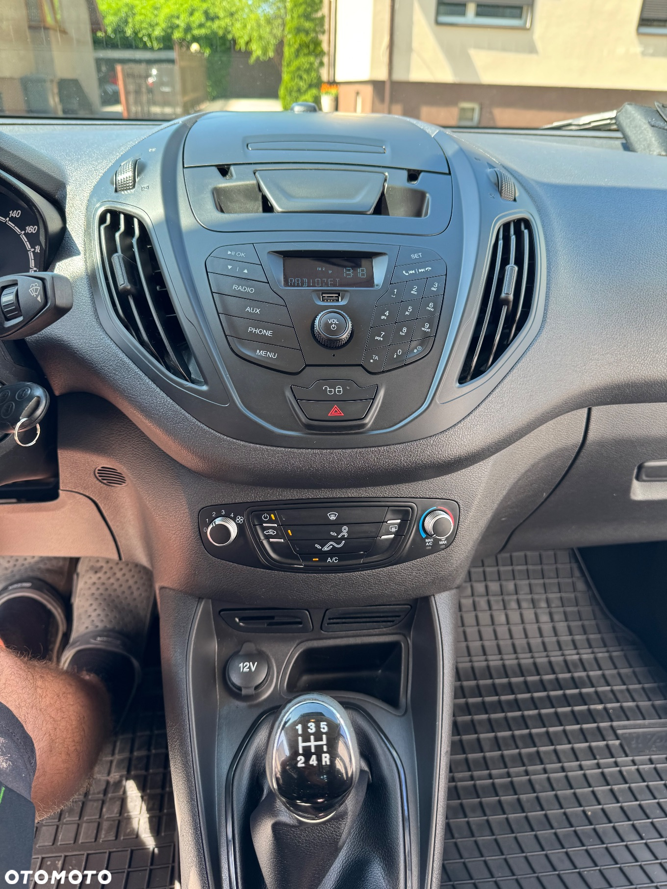 Ford Transit Courier - 7