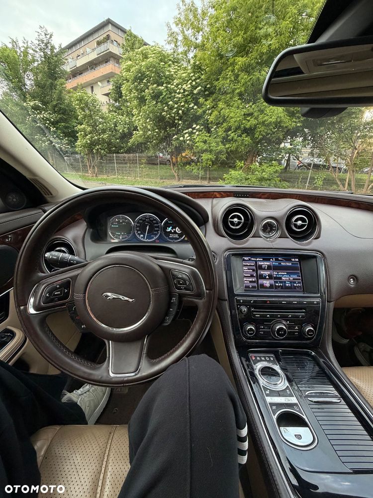 Jaguar XJ 3.0 D V6 Portfolio - 11