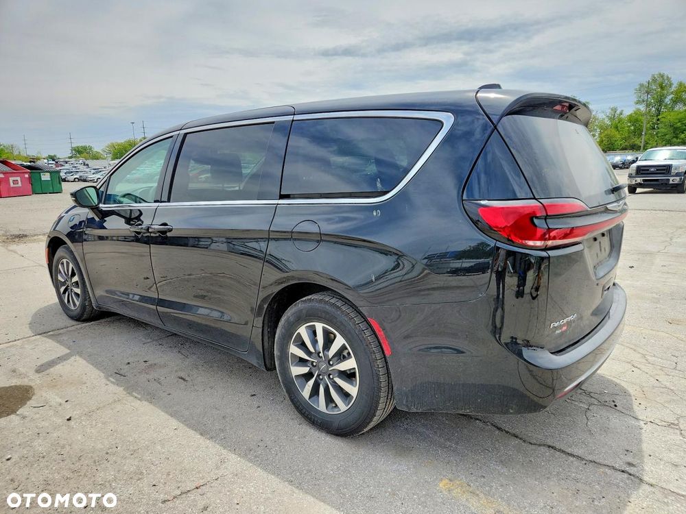 Chrysler Pacifica - 3