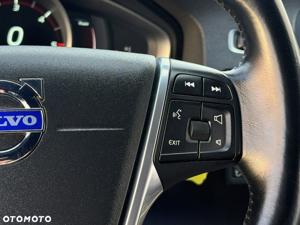 Volvo V60 D4 Momentum - 12