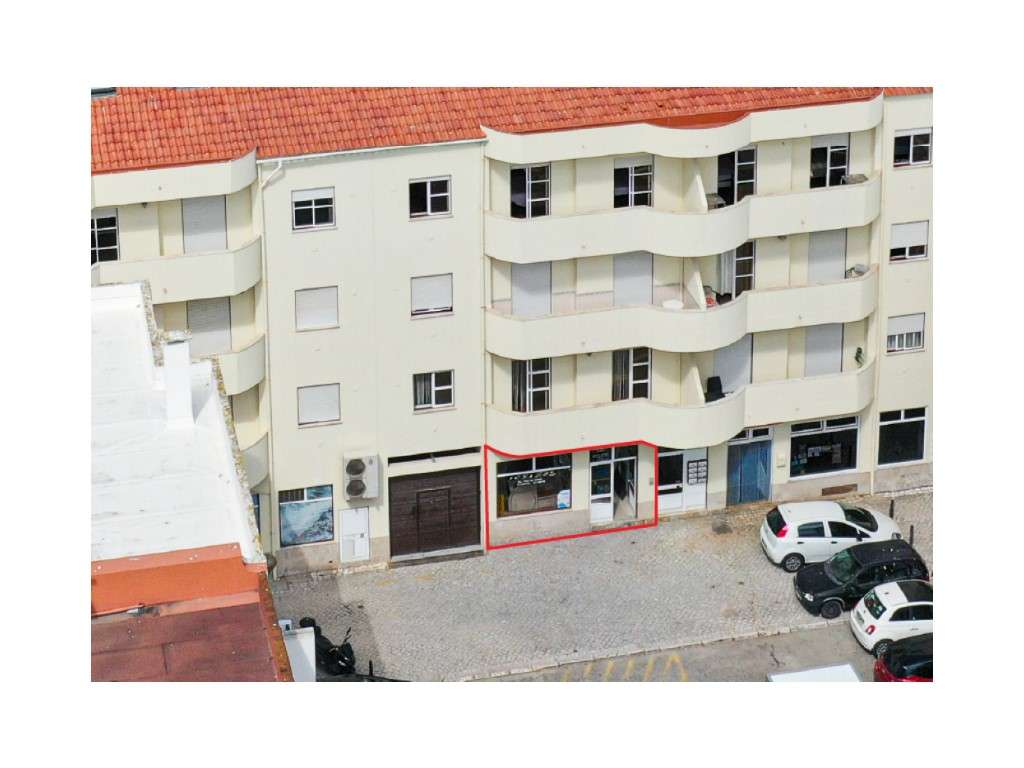 Vende-se loja perto da praia - Grande imagem: 2/13