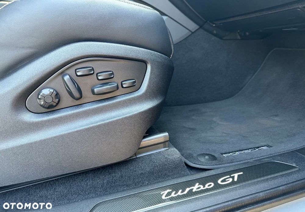 Porsche Cayenne - 36