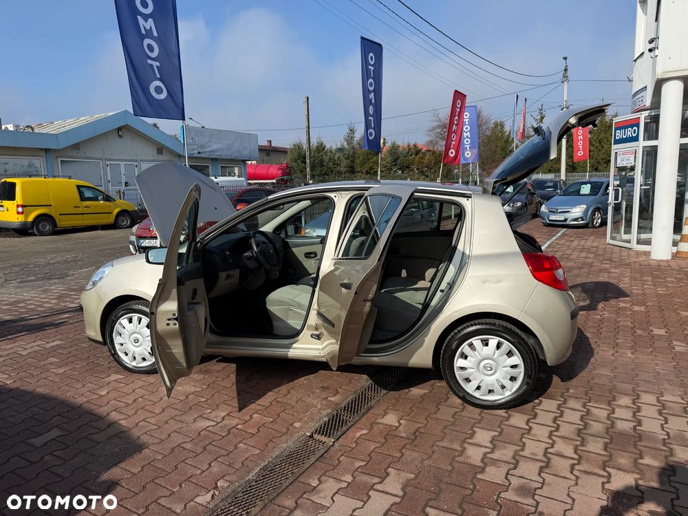 Renault Clio 1.2 16V Confort Dynamique - 20