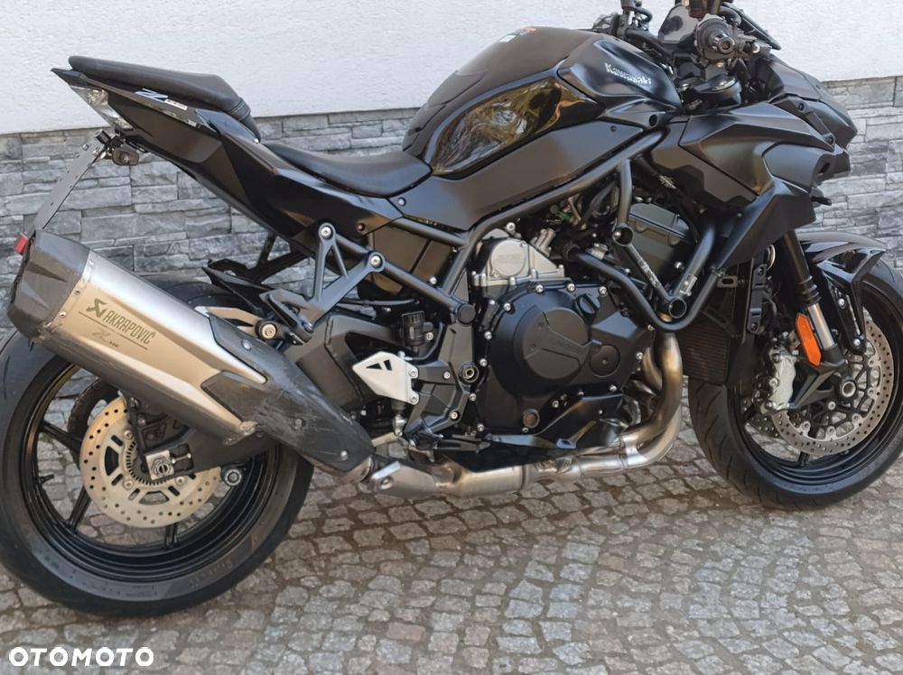 Kawasaki H2 - 10