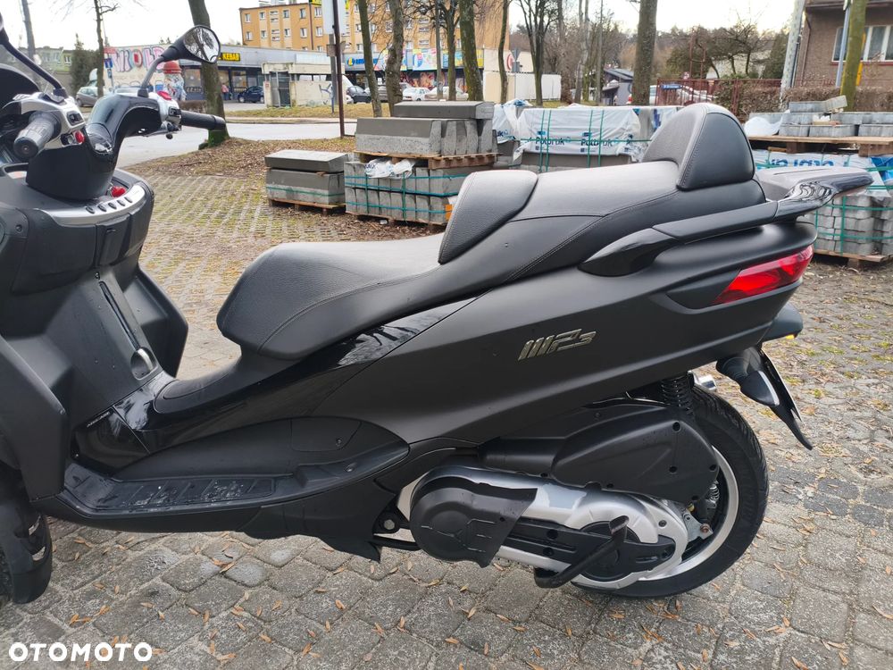 Piaggio MP-3 - 10