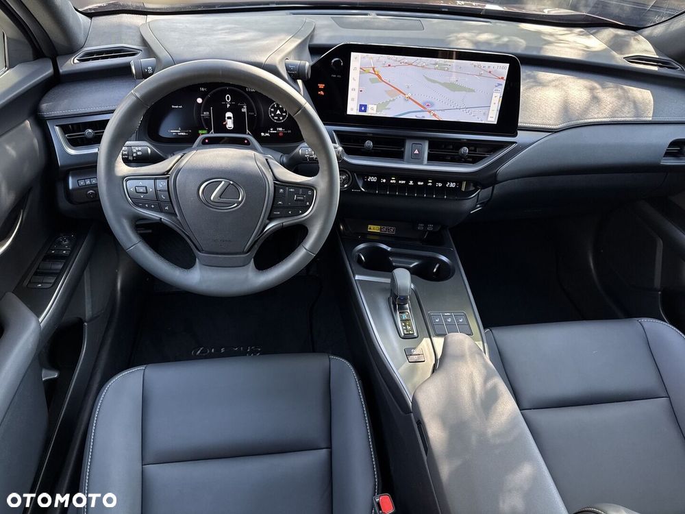 Lexus UX 300h F Sport Design - 11