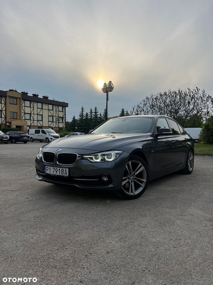 BMW Seria 3 330i Sport - 2