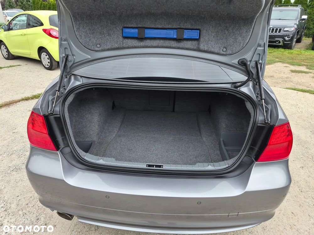 BMW Seria 3 318i Edition Exclusive - 12