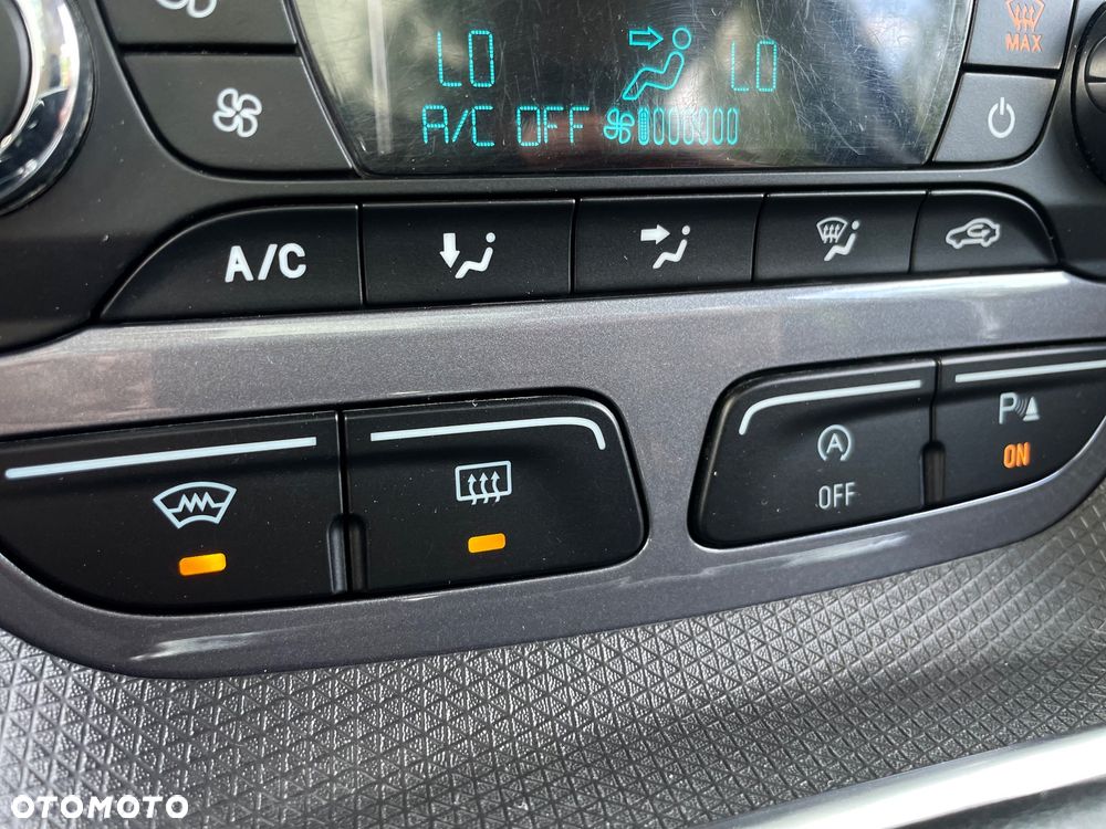 Ford Tourneo Connect Grand - 21