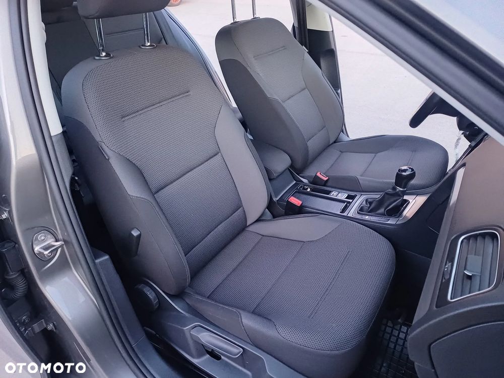 Volkswagen Golf 1.6 TDI (BlueMotion Technology) Comfortline - 32