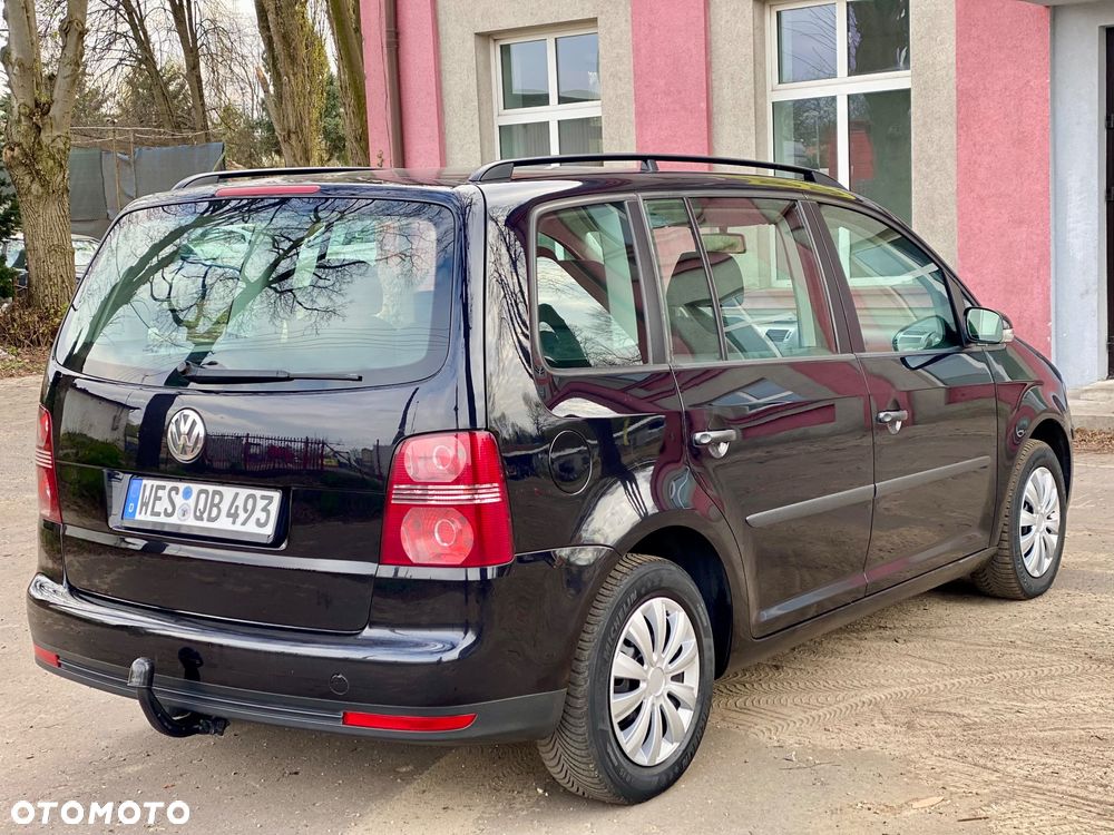 Volkswagen Touran - 8