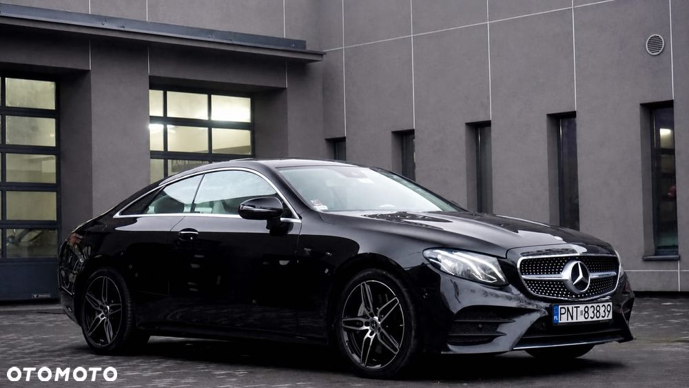 Mercedes-Benz Klasa E 400 4-Matic 9G-TRONIC - 21