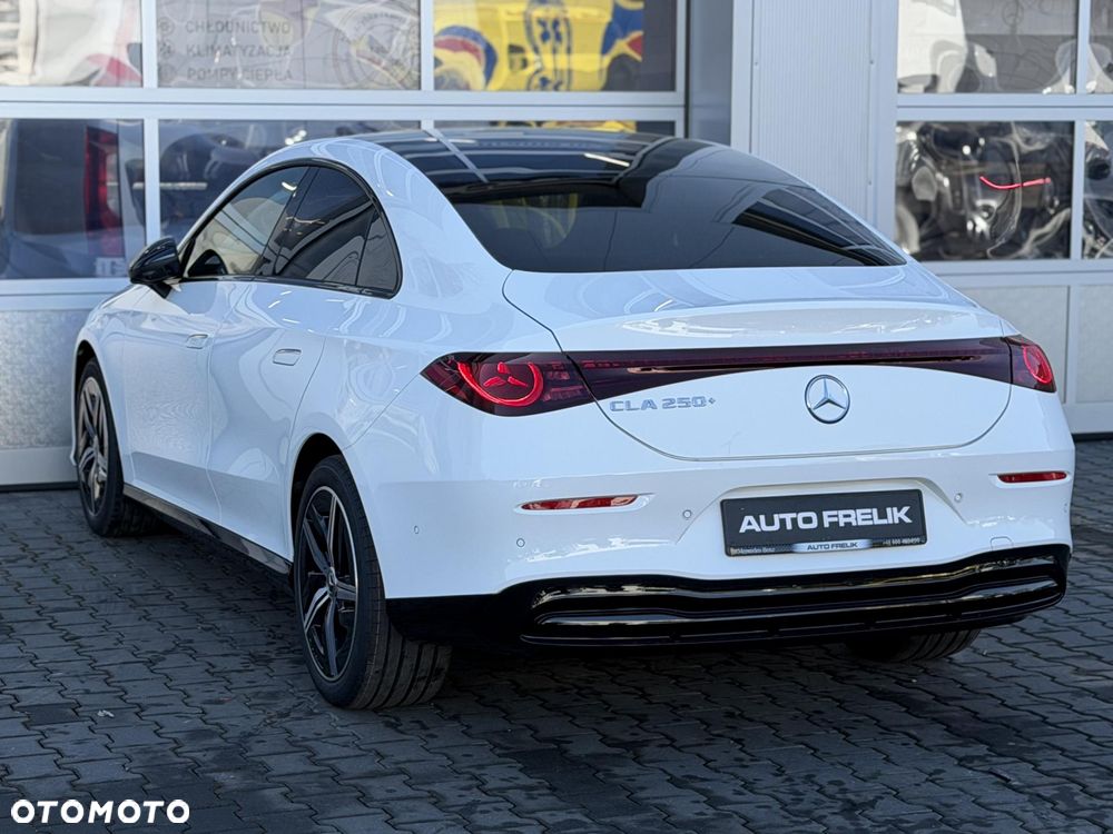Mercedes-Benz CLA - 11