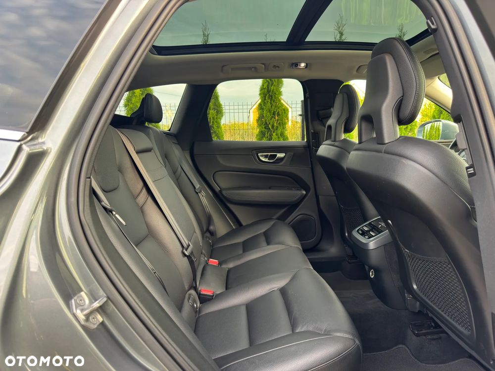 Volvo XC 60 D4 AWD Geartronic Inscription - 24
