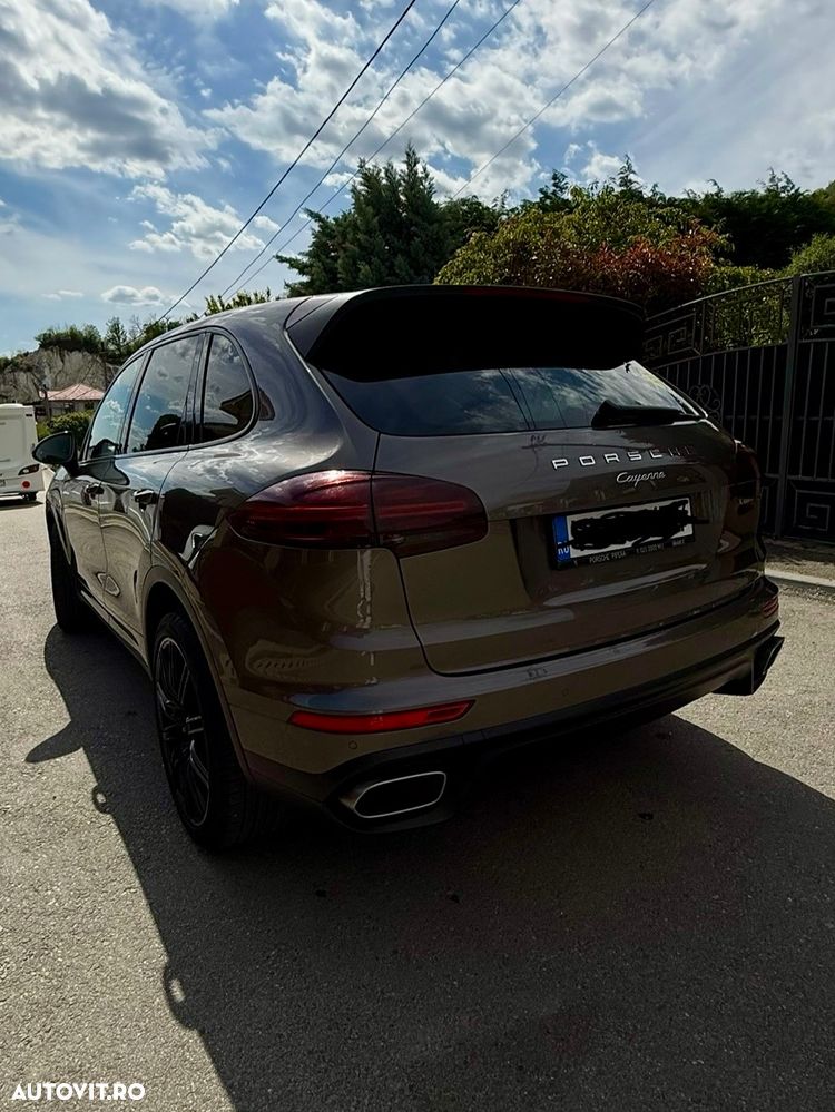 Porsche Cayenne - 10