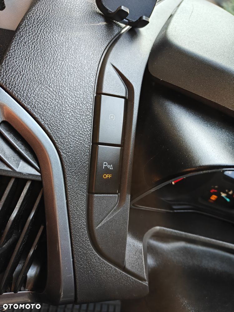 Ford Tourneo Custom - 13