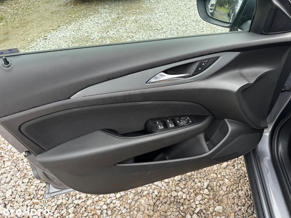 Opel Insignia 1.5 T Enjoy S&S - 30