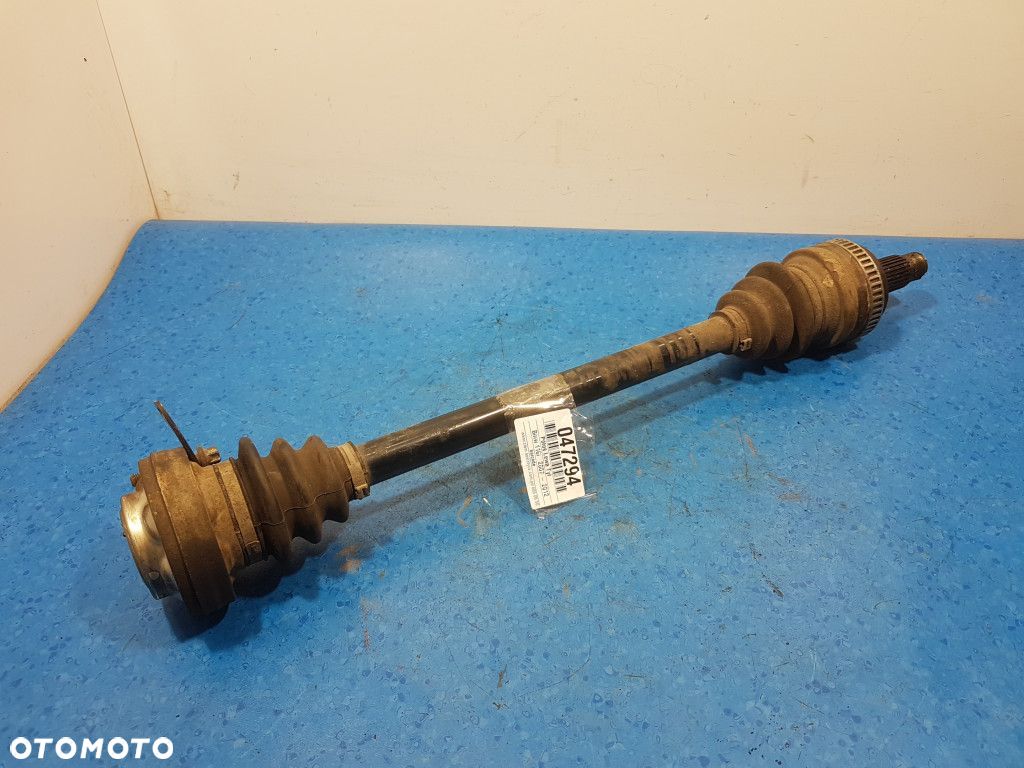 BMW E81 LIFT 2.0 16V PÓŁOŚ LEWA TYŁ - 1