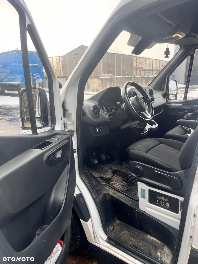 Mercedes-Benz Sprinter - 10