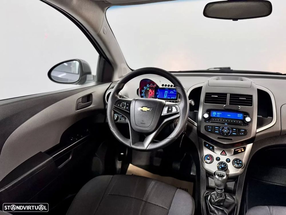 Chevrolet Aveo 1.2 LT - 21