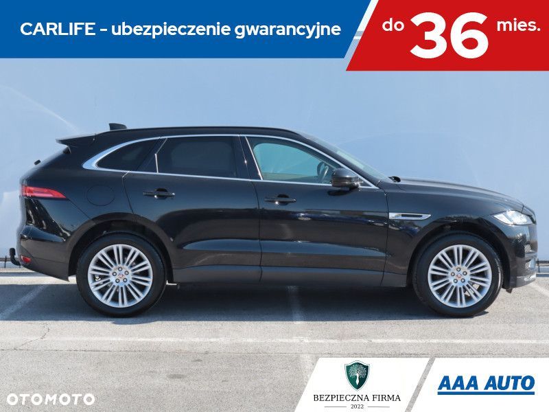 Jaguar F-Pace - 8