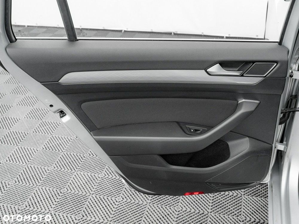 Volkswagen Passat 2.0 TSI Business DSG - 25