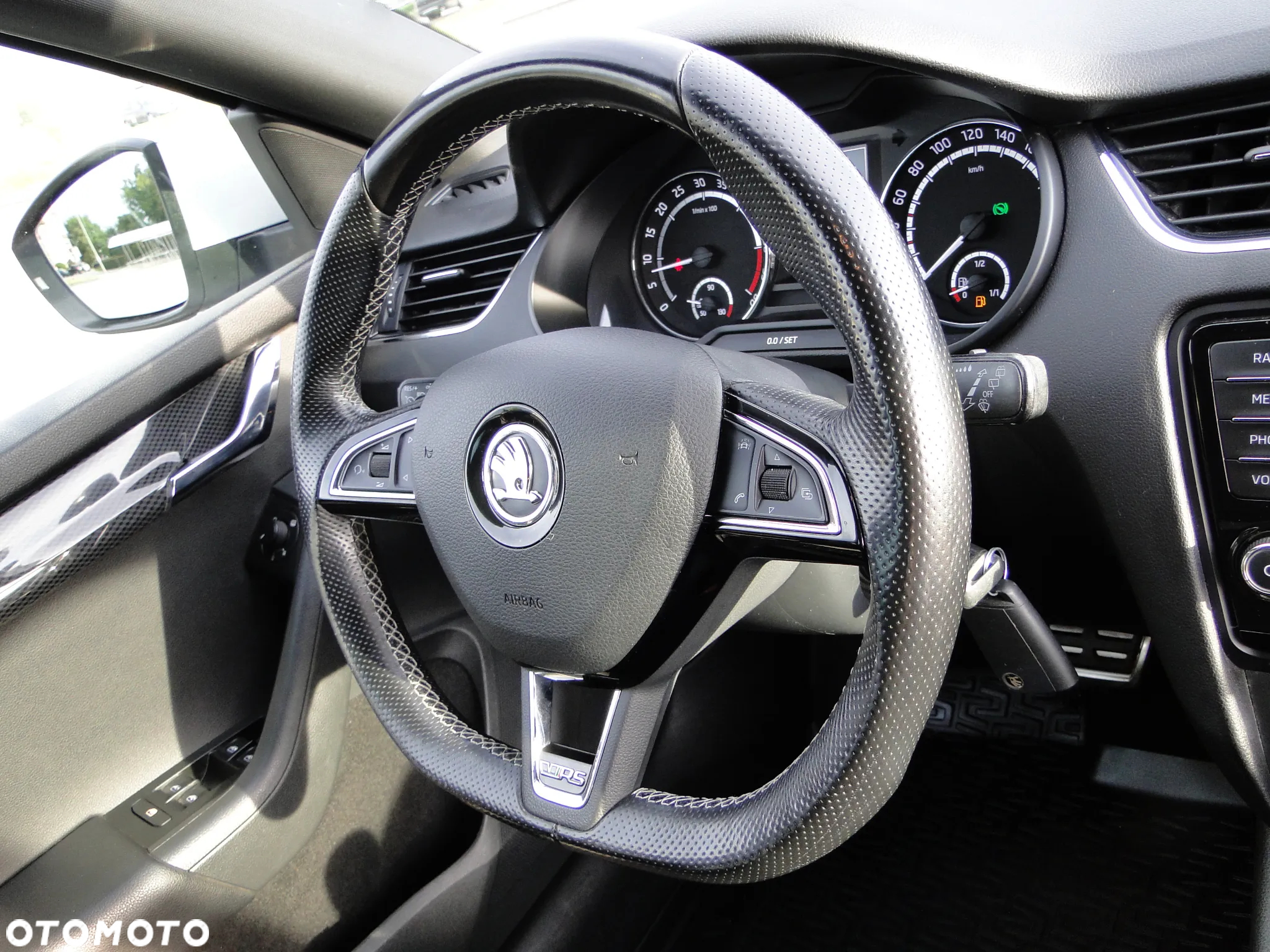 Skoda Octavia Combi 2.0 TDI DSG RS - 29