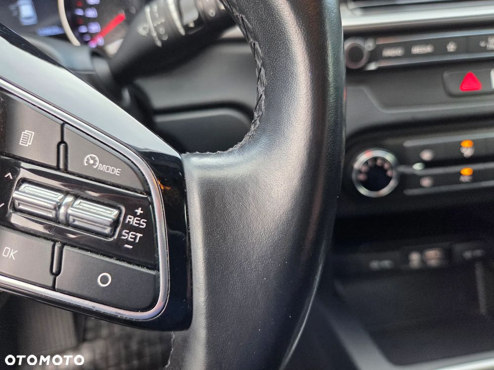 Kia Ceed - 11