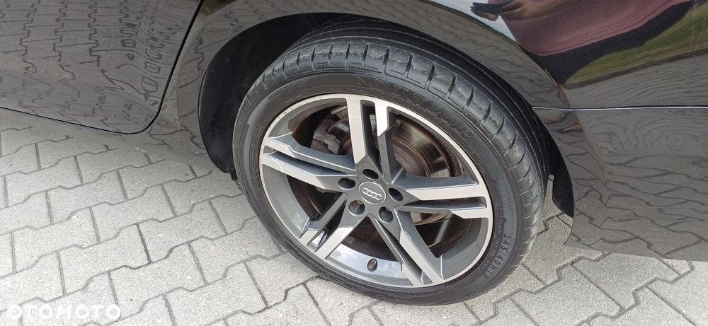 Audi A4 Avant 2.0 TDI Sport - 13
