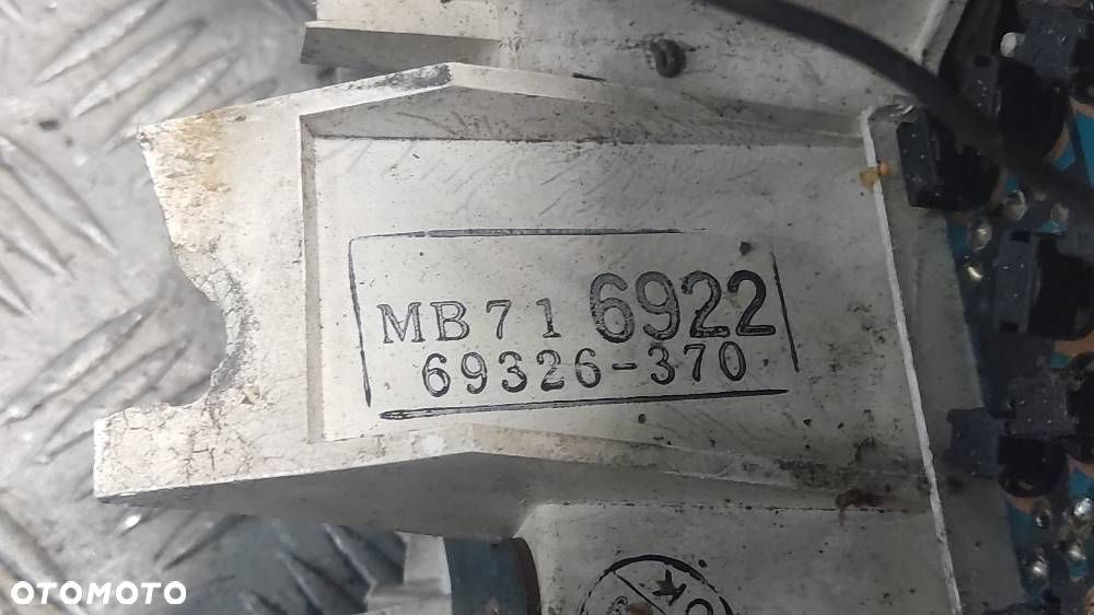 LICZNIK ZEGARY PAJERO  MB716922 - 2