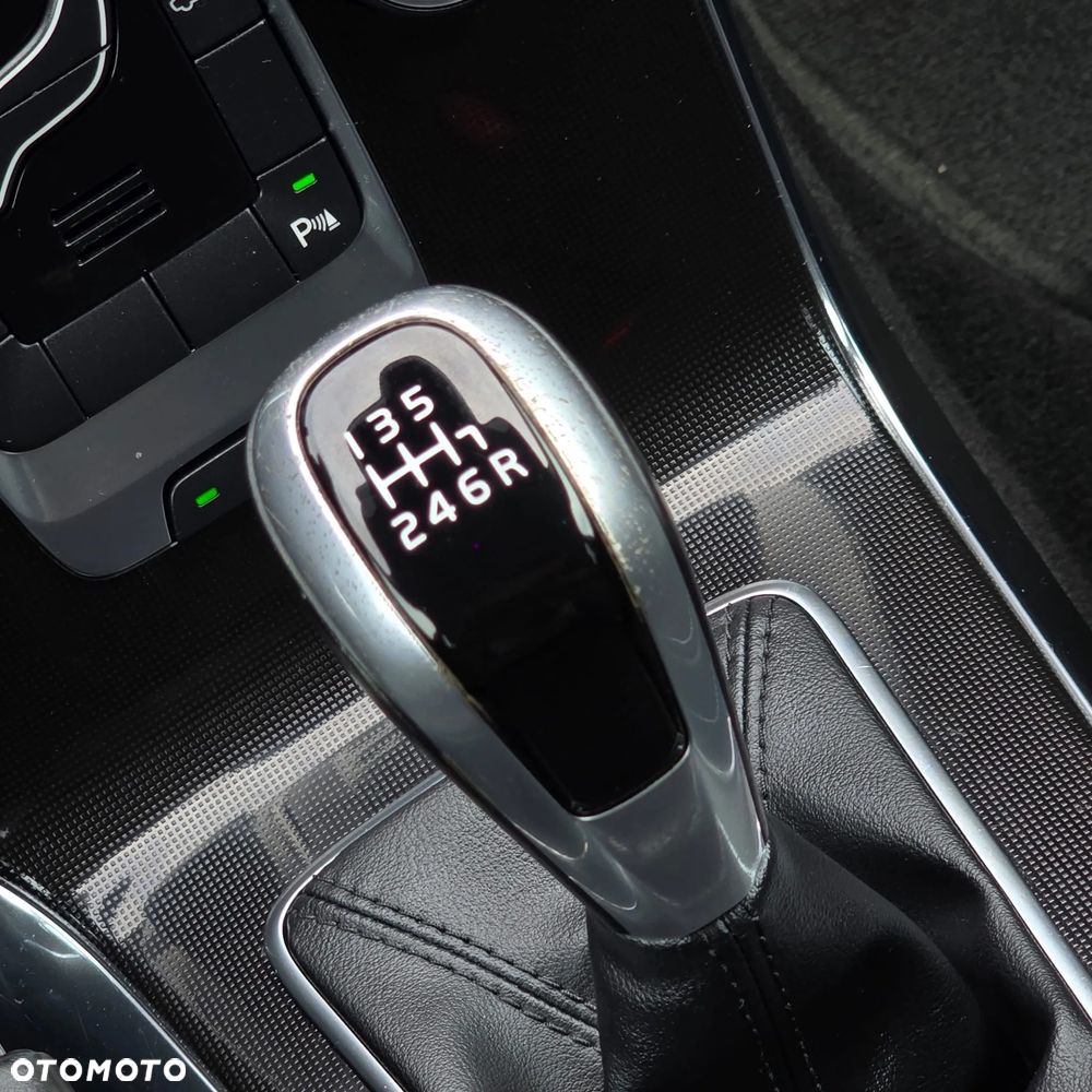 Volvo V40 D2 Drive-E Summum - 32