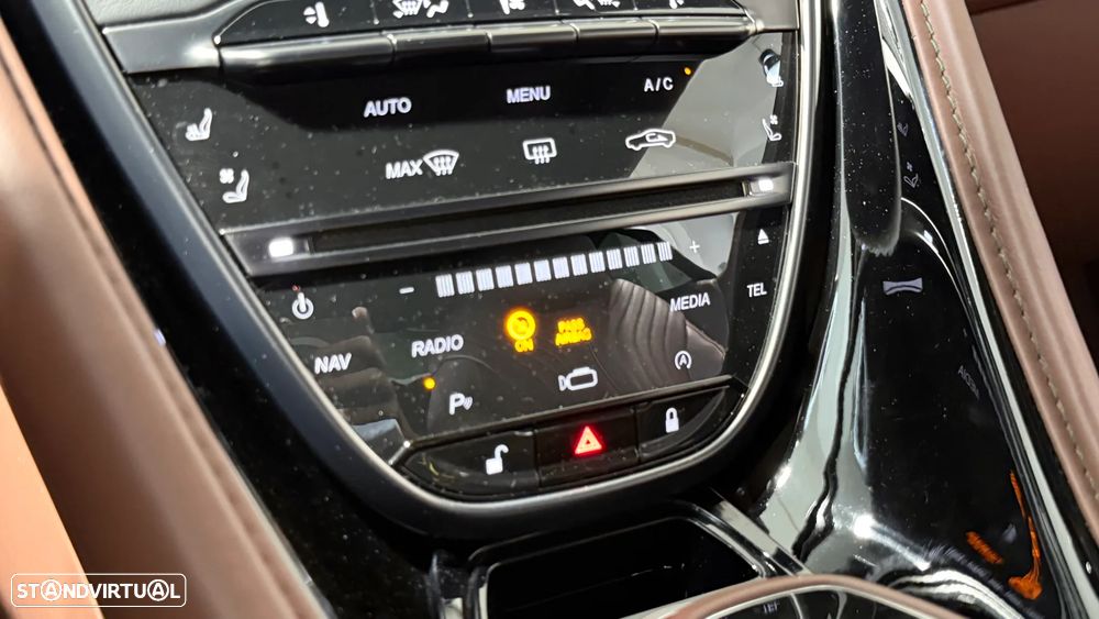 Aston Martin DB11 Coupé V8 Auto - 35
