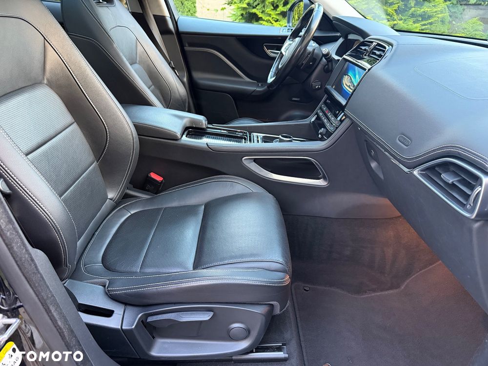 Jaguar F-Pace 20d AWD R-Sport - 33