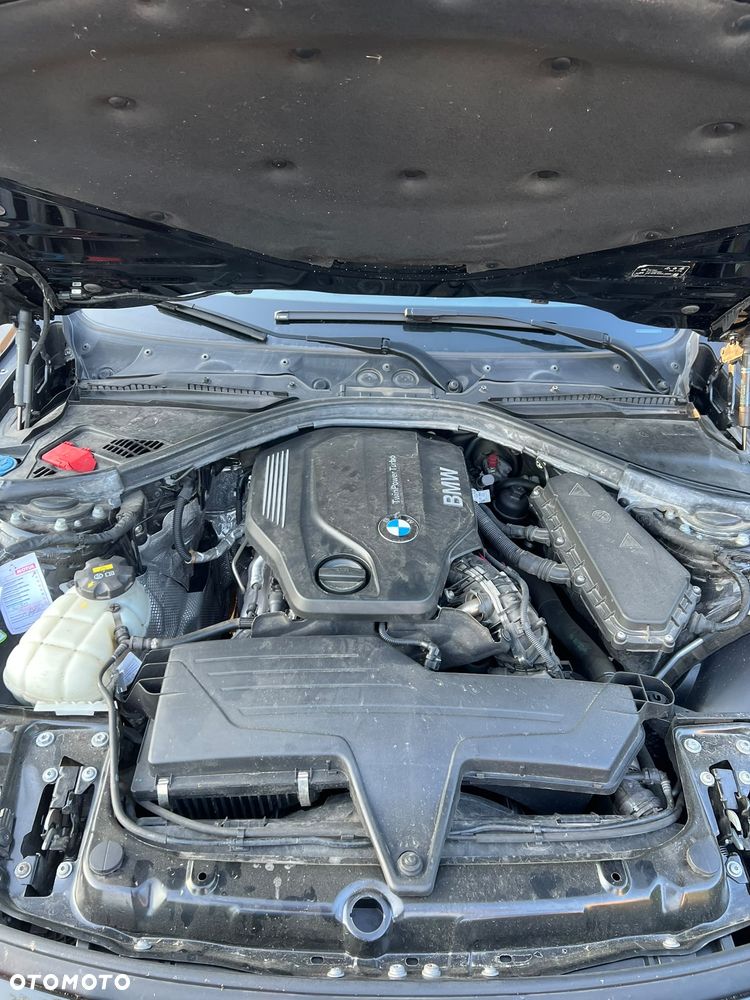 BMW Seria 3 318d Sport Line - 9
