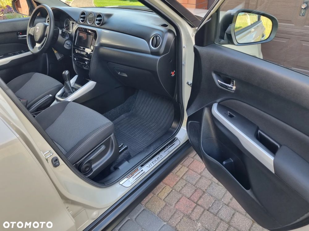 Suzuki Vitara 1.6 (4x4) Allgrip Comfort+ - 23