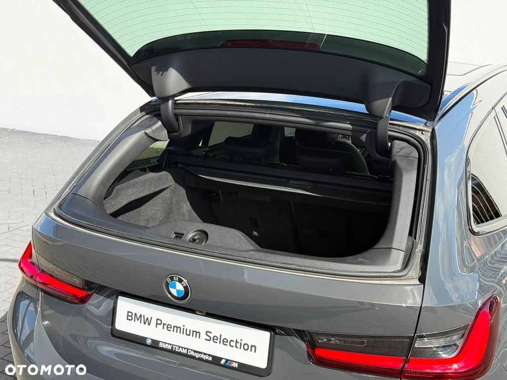 BMW Seria 3 320d Touring xDrive M Sport - 13