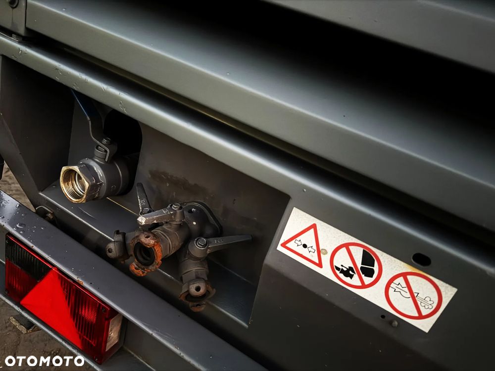 Atlas Copco XAHS 186 Kompresor Śrubowy sprężarka 11 m3. Regulacja ciśnienia bar 10. Chłodnica Cyklonowa Osuszacz! Silnik DEUTZ 150 KM. Potężna moc. 2014 rok 2173 mtg. Sprowadzony z Norwegii! Dokumenty do Rejestracji jako pojazd. Maszyna jak Nowa z Salonu!! - 14