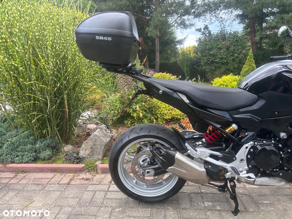 BMW F - 25