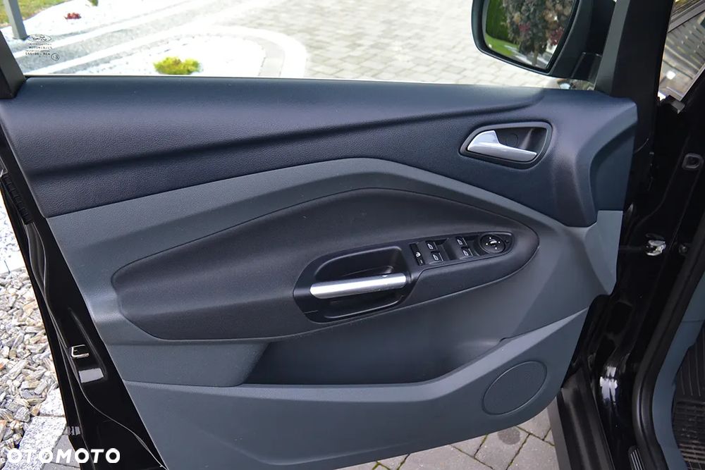 Ford C-MAX 1.6 Ti-VCT Titanium - 17