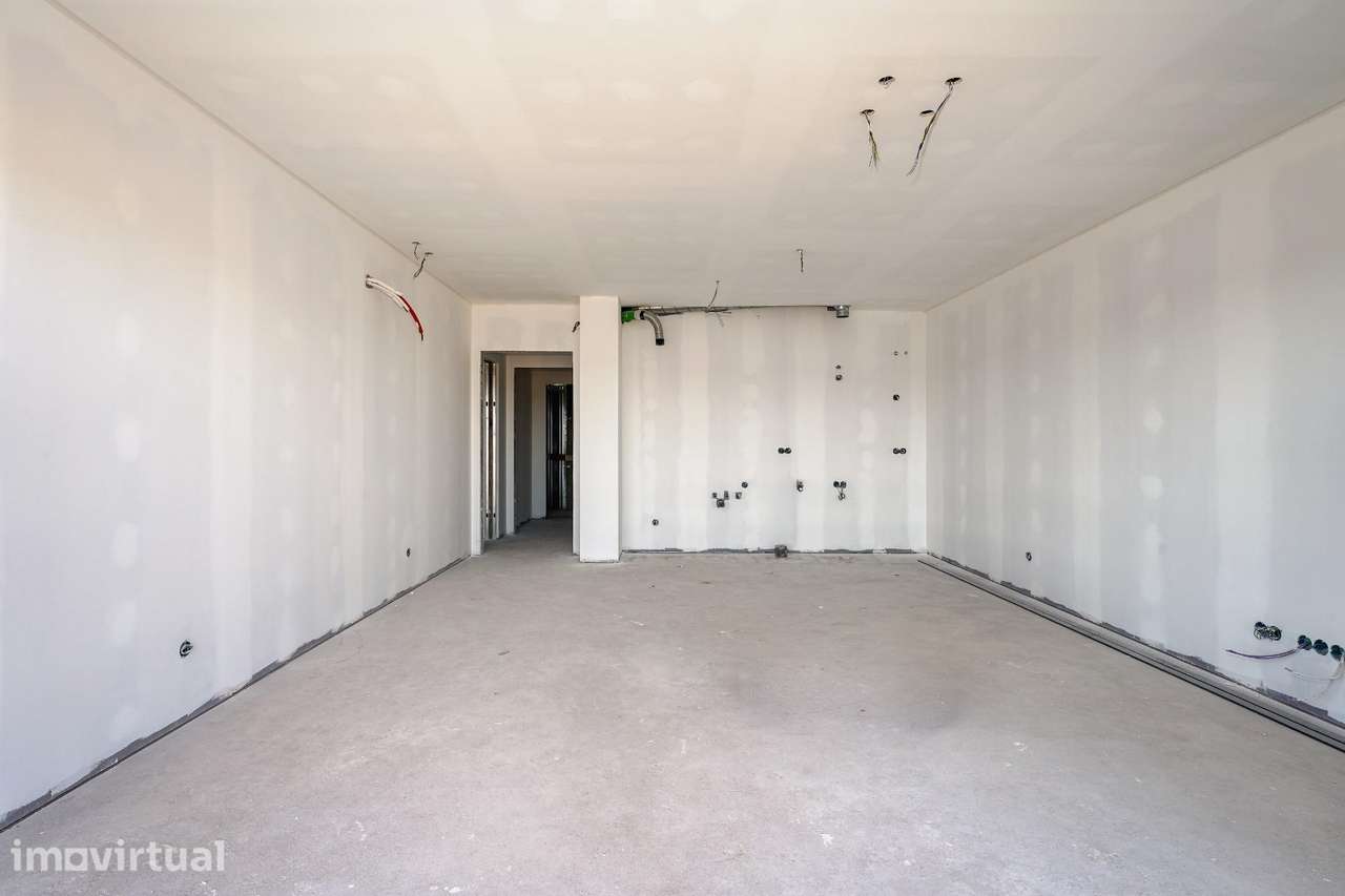 T2+2 com Varanda | Último Piso em Novo Empreendimento no Montijo - Grande imagem: 4/37