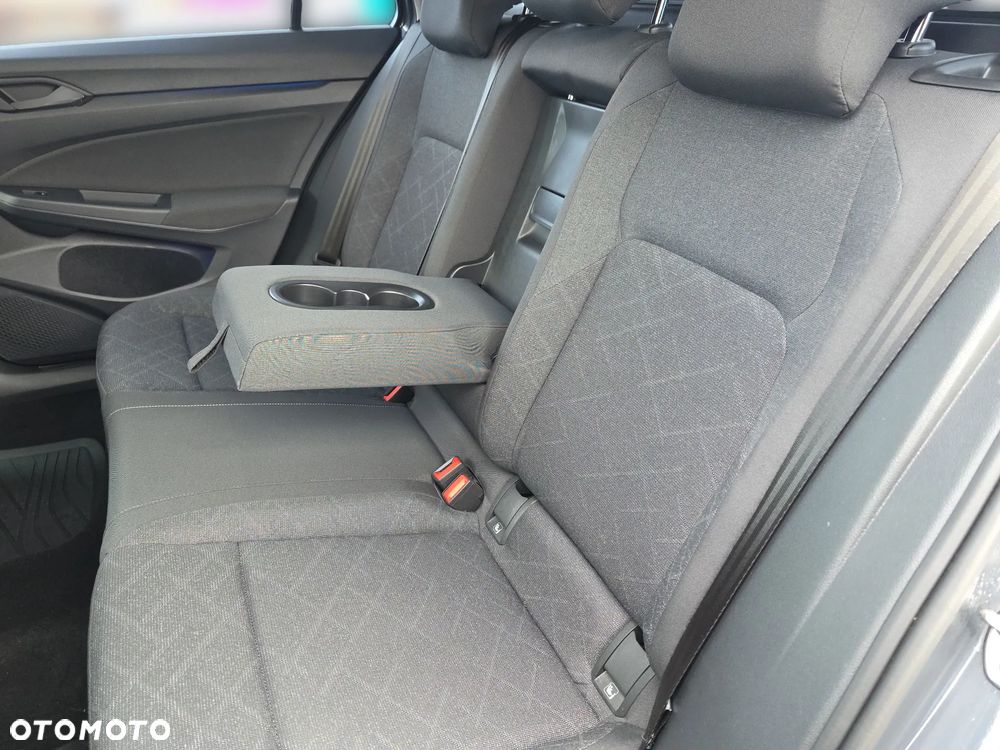 Volkswagen Golf - 22