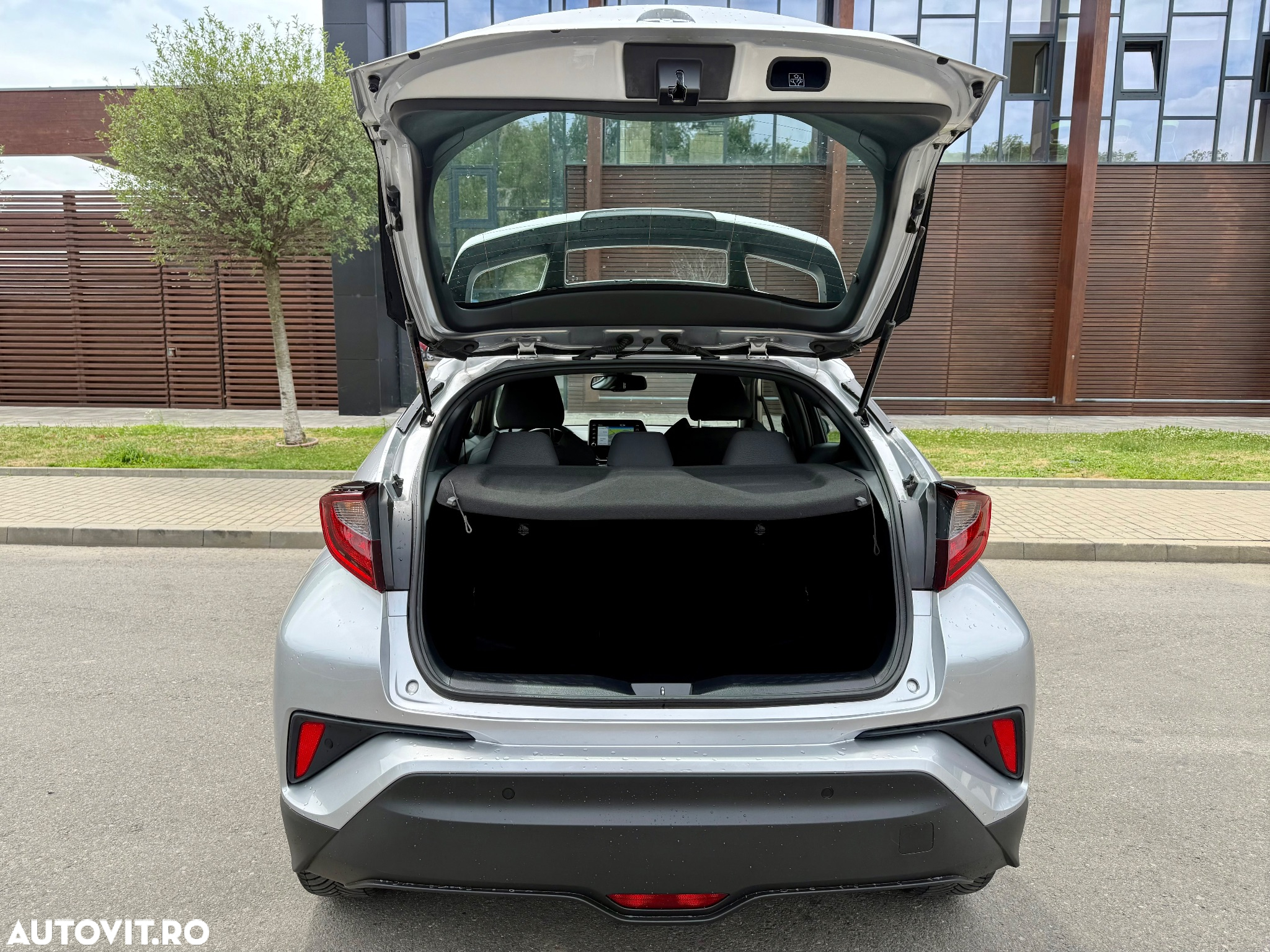 Toyota C-HR Hybrid Business-Edition - 7