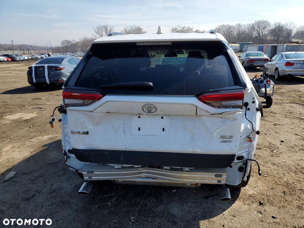 Toyota RAV4 - 7