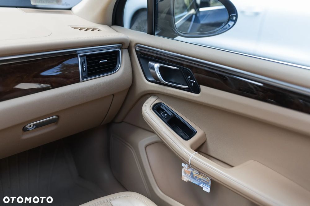 Porsche Macan Standard - 17